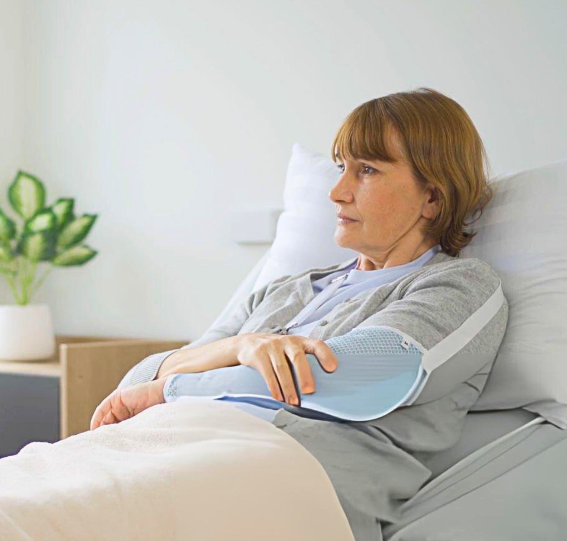 Related Article - How To Make Life Easier With A Broken Arm: 9 Important Products