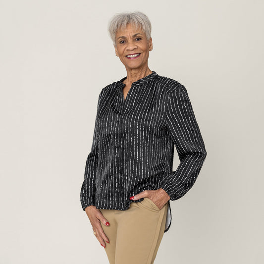 Joe & Bella Black & White Geo / XS Everyday Magnetic Button Blouse for Women #Black & White Geo