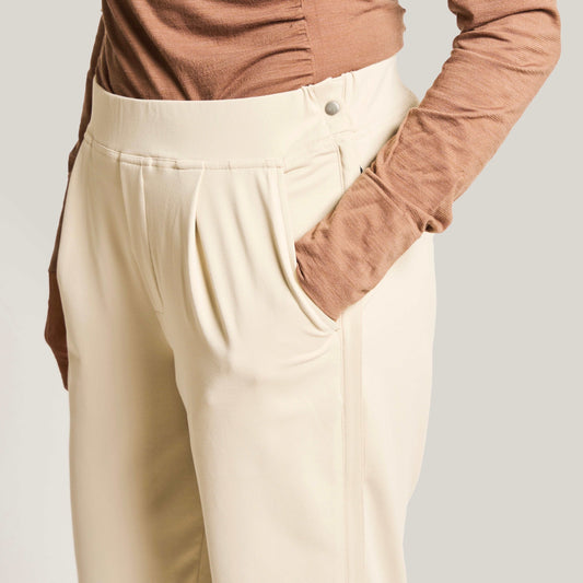 Everyday Adaptive Freedom Pant for Women by Joe & Bella in Khaki | Stylish Adaptive Pants with Pockets and 4-Way Stretch Waistband#Khaki