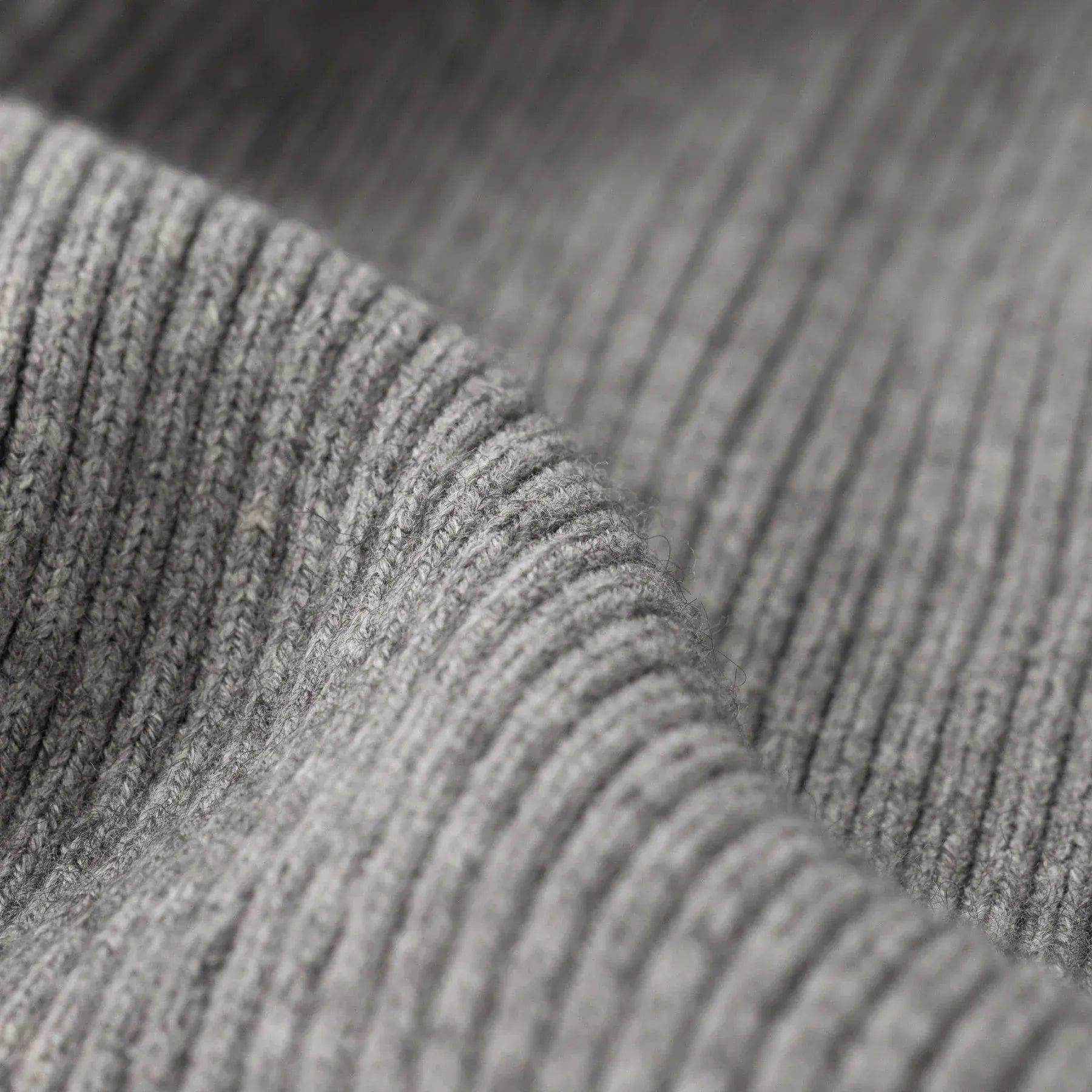 ["Joe & Bella Signature Magnetic Zip-Up for Men", "Heathered Grey"]